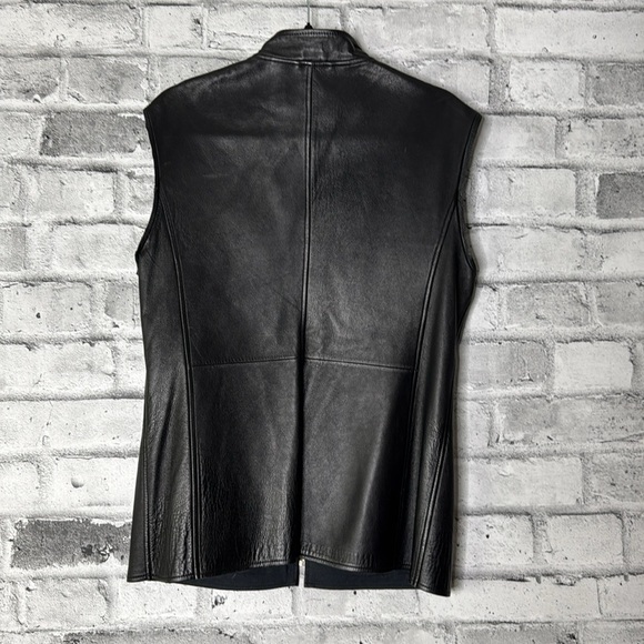 Danier Women's Sleeveless Black Leather Zippered Vest - Picture 3 of 9